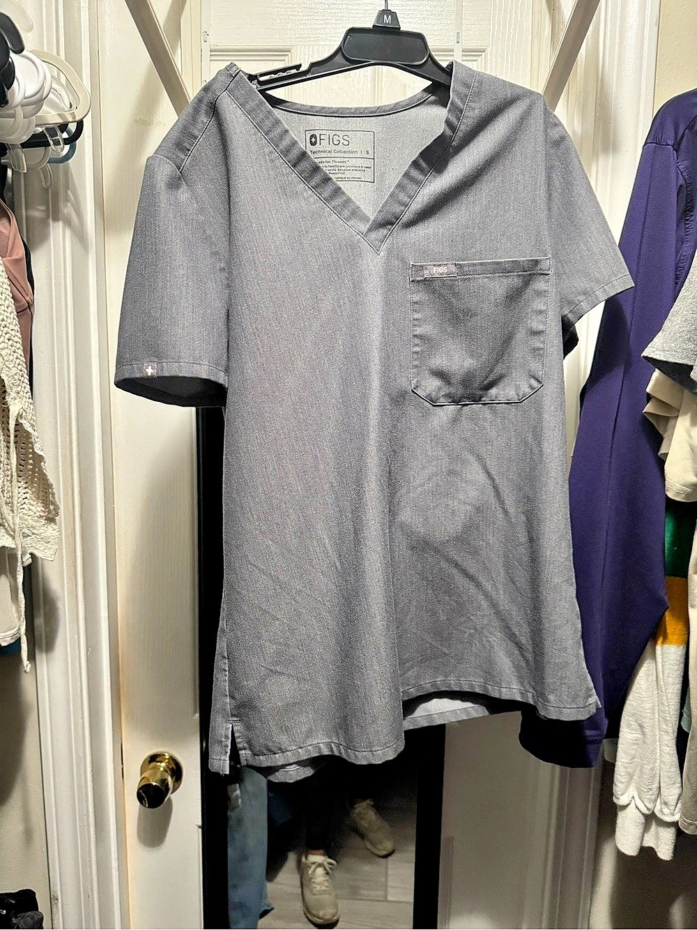 FIGS Technical Collection Graphite Short Sleeve Top and Zamora joggers size smal